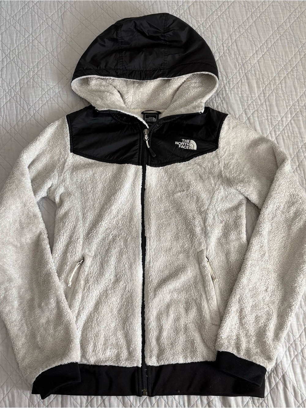 The North Face Kids Hooded Sherpa Jacket in White & Black